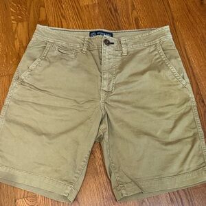 American Eagle Outfitters Men's Tan Flat Front Shorts size 32